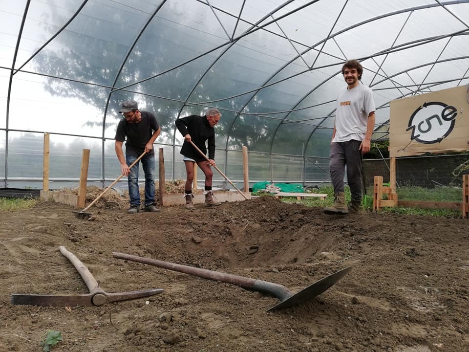 La construction de la Serre de Zone 5 au Teil